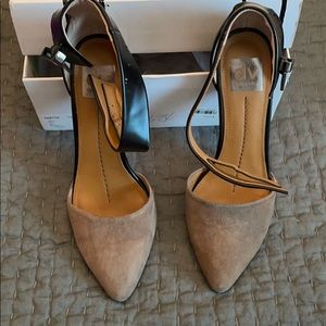 EUC ankle strap heel